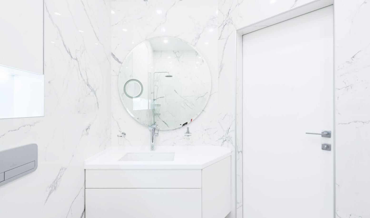 Suite bathroom